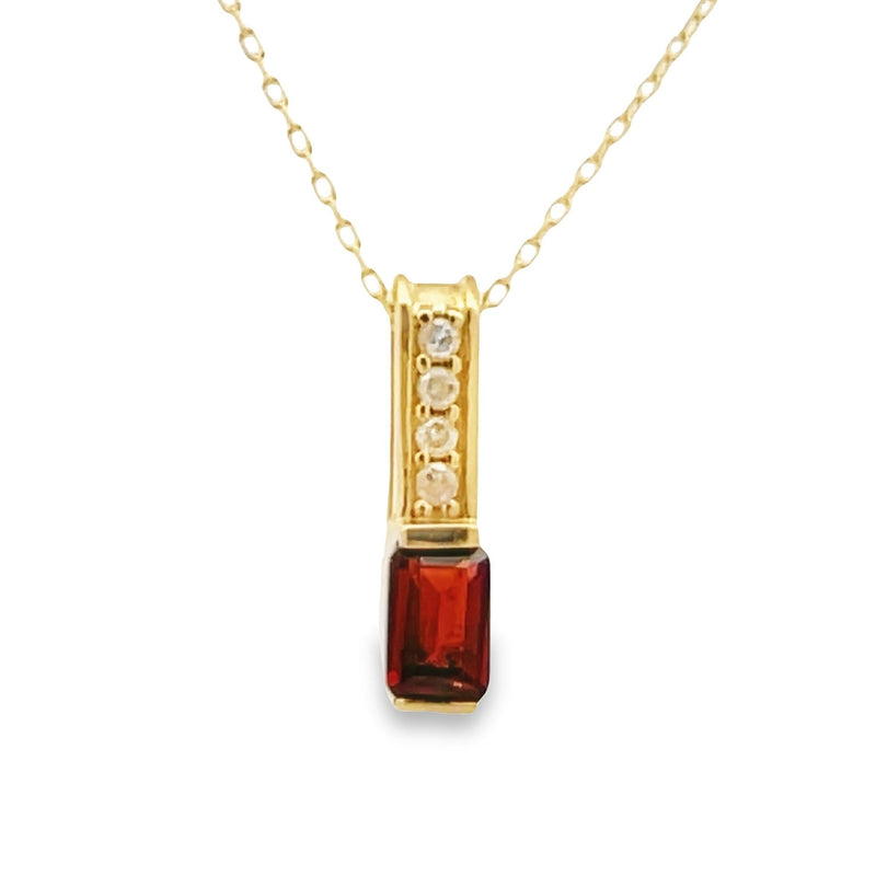 .06ct Garnet Diamond Fashion Pendants 10KT Yellow Gold