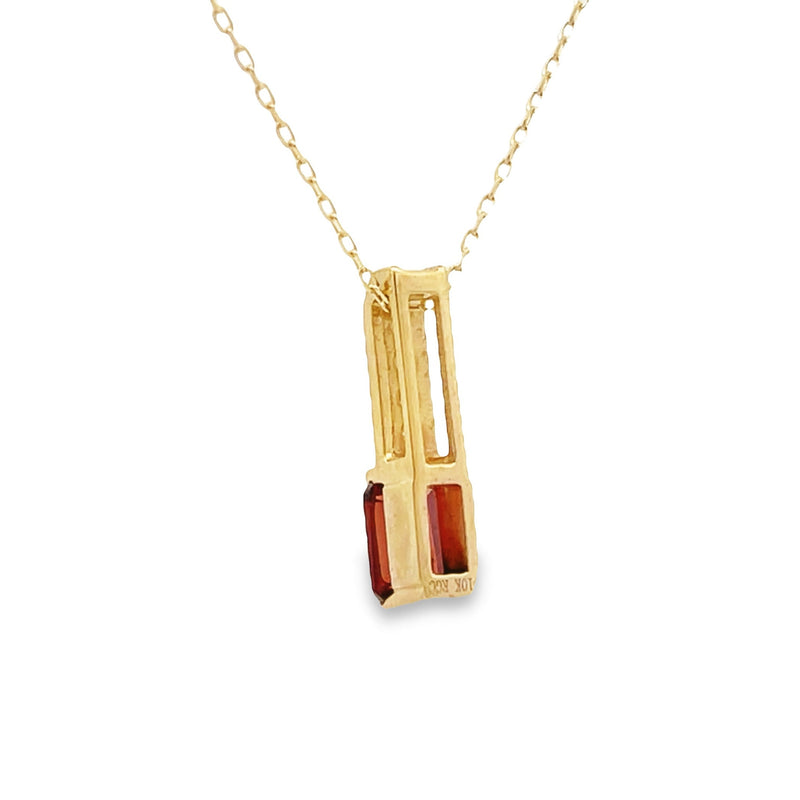 .06ct Garnet Diamond Fashion Pendants 10KT Yellow Gold